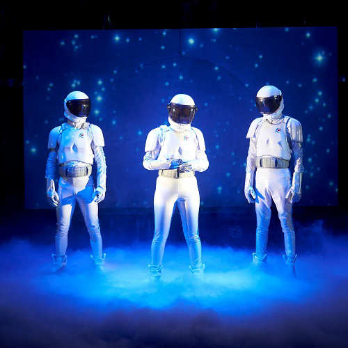 ARMSTRONG un musical muy espaciaL